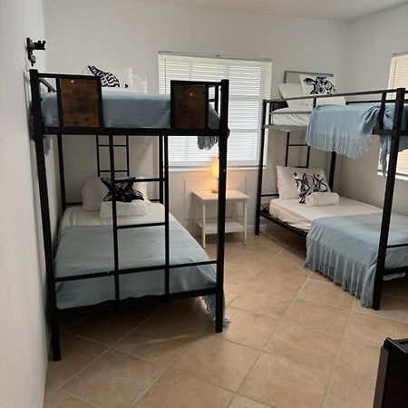 דניה ביץ' Hostel Beds & Sheets Fll Airport מראה חיצוני תמונה