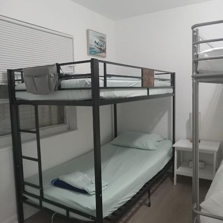 דניה ביץ' Hostel Beds & Sheets Fll Airport מראה חיצוני תמונה