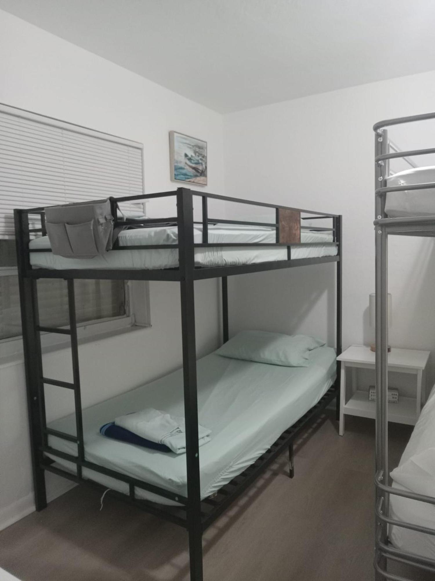 דניה ביץ' Hostel Beds & Sheets Fll Airport מראה חיצוני תמונה